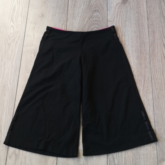 Lululemon Capri leggings reversible - Picture 2 of 3